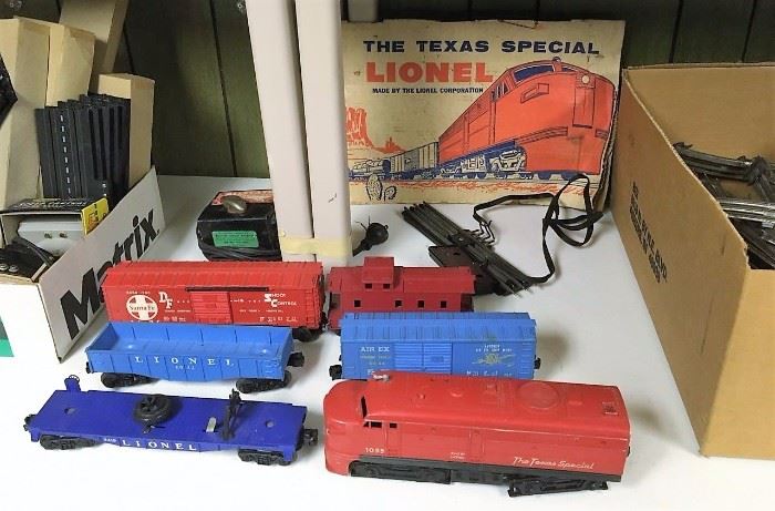 Lionel Train Cars ("The Texas Special") in back ground is box top only