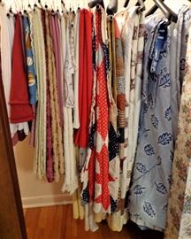 Linens: Table Clothes, Comforters, Quilt Tops & Quilt