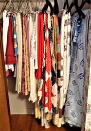 Linens: Table Clothes, Comforters, Quilt Tops & Quilt