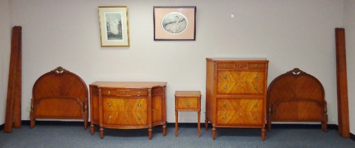 RARE & BEAUTIFUL ROBERT IRWIN ASPEN WOOD BEDROOM SET 1919-1953 