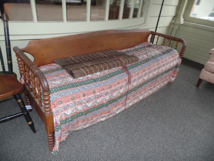 Jenny Lind day bed