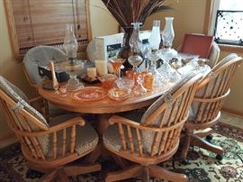 Solid oak din8ng table with 6 chairs