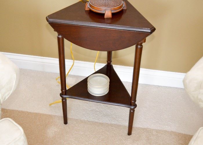 BUY IT NOW!  Lot #337, Small Mahogany Accent Table, $40