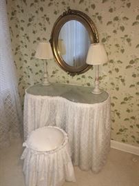 decorative gold mirror with matching pair of lamps and matching dressing table and stool