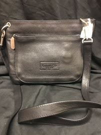 ladies Kenneth Cole hand bag