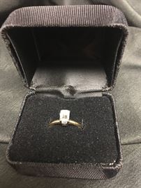 Mine cut 1.5 carrot diamond ring - beautiful ~~