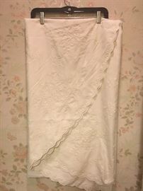 beautiful vintage table linen