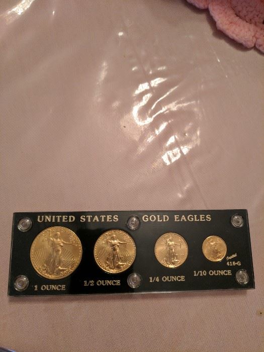 Gold collectible coins
