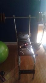 there are more exercise equipment.