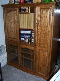 Nice Oak Entertainment Center