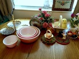 Pink Pyrex Bowl Set, Easter