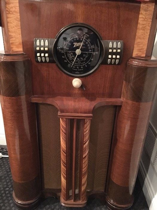 Vintage Zenith Console
Vintage Zenith Console Radio S124868