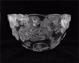 Mikasa Crystal bowl with frosted roses