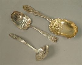 Lot 473 3pc Sterling Silver Serving Flatware. INTERNATION