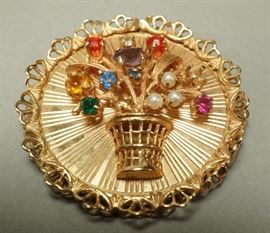 Lot 546 14K Gold Large Round Pin Pendant with flower bask