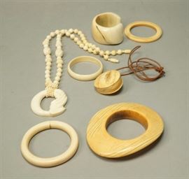 Lot 564 7pc Vintage Natural Material Jewelry. 5 bracelet