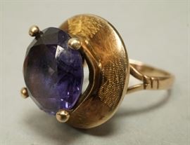 Lot 516 Large Faceted Amethyst 14K Gold Ladies Ring. Mode