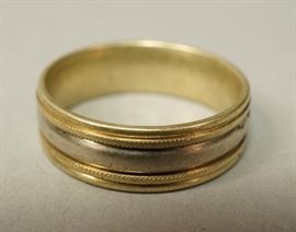 Lot 581 14K Wedding Band Ring. Silver center with double 