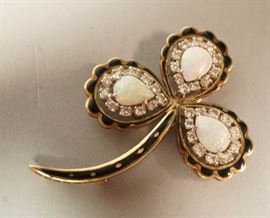 Lot 591 14K Gold Shamrock Pin Brooch Pendant. Opals surro