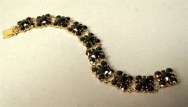 Lot 622 8K Gold English Link Bracelet. Bohemian Garnet C