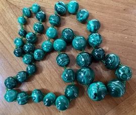 Malachite graduated beads