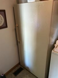 19 CF Kenmore Frostless Freezer