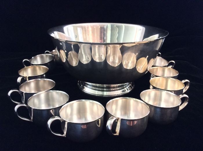 Silverplate Paul Revere punchbowl with 12 Oneida cups. 