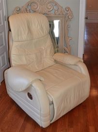 Massage chair (needs repairs)