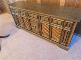 Console with Turntable