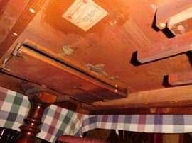 Built in Leaf Duncan Phyfe Table