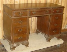 Mahogany Knee Hole Desk