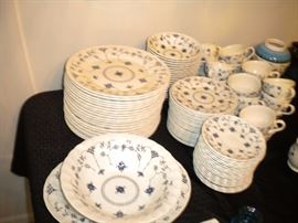 Churchill FINLANDIA (SWIRL RIM) China 1982 