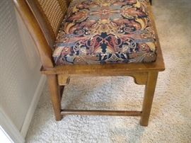 Century dining room table and four chairs with leaf