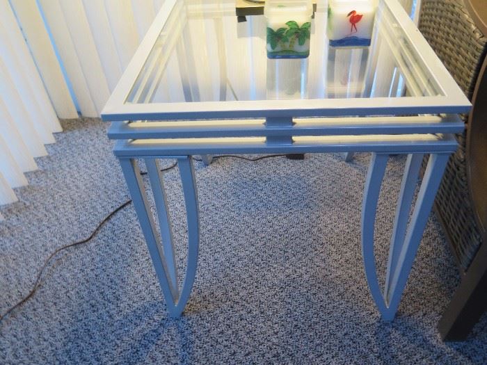 Glass Top Side Table 20'' W x 23 1/2'' D x 22'' H