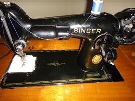 Singer Sewing Machine 