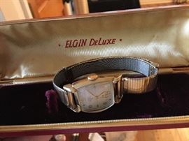 Elgin De Luxe gold filled wristwatch in box