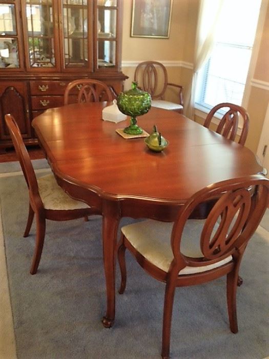 Bernhardt Cherry French Style Dining Table and 6 Chairs