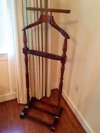 Mahogany Man's Valet