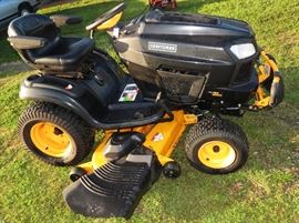 Craftsman 7400 Pro Series Garden Tractor w 26hp twin kohler engine. This one is sweet, Hydrostatic  These retaied at Sears for 3799.00 If you're looking for a bargain on an AWESOME Garden Tractor Here it is.
