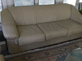  Cream Leather Sofa (87’’ x 38’’ x 29’’)