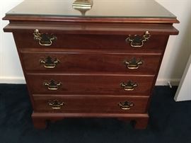 Stickley Leopold Original Cherry 4 Drawer Dresser and Pull-Out Shelf Chest (31’’ x 18’’ x 31’’)
