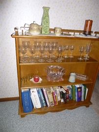 COLONIAL NUTMEG FINISH BOOKSHELF WITH SPINDLE RAIL TOP