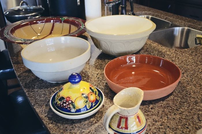Decorative ceramic bowls