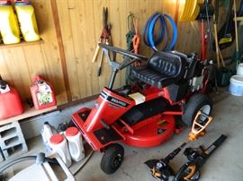 Snapper SR 1028 Lawnmower... MORE TO COME ABOUT GARAGE & TOOLS!