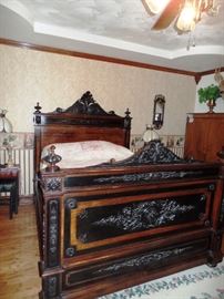 Beautiful ornate queen bed!