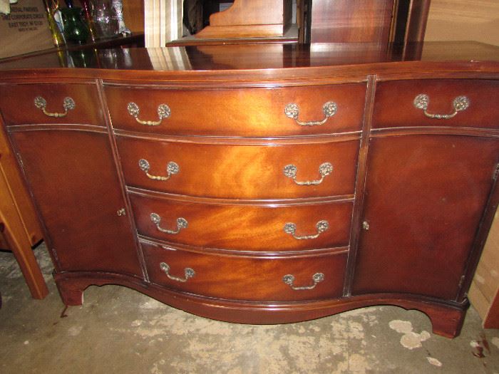 Federal style bowfront server