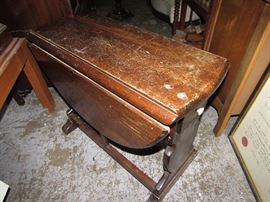 Narrow side table with one drawer