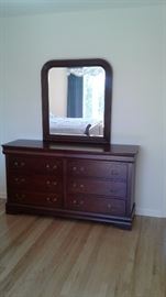 Ladies dresser with mirror