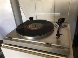JVC turntable with dust cover