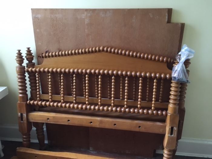 Full size antique spool bed 